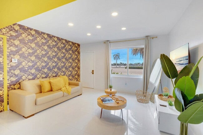 809 S Ocean Dr