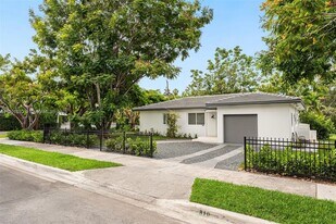 810 NW 7th St in Miami, FL - Building Photo