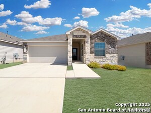 11922 Chipper Lndg in San Antonio, TX - Building Photo