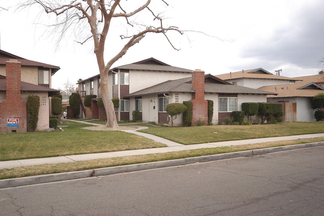 276 N Elk St in Hemet, CA - Foto de edificio