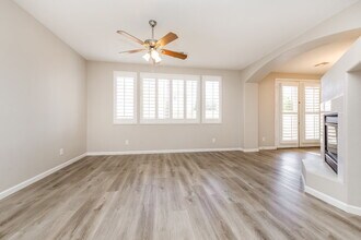 5284 Vine Hill Ct in North Las Vegas, NV - Foto de edificio - Building Photo