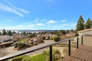 8234 NE 115th Pl in Kirkland, WA - Building Photo