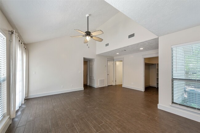 property at 2824 S Logrun Cir