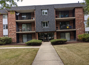 7448 Sycamore Ct in Orland Park, IL - Foto de edificio - Building Photo