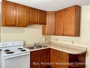Charming 4 bed 2 Bath Home in Sioux Falls, SD - Foto de edificio - Building Photo