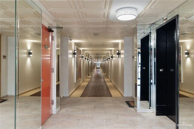 2200 S 10th St in McAllen, TX - Building Photo - Building Photo