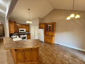 1616 Mulligan Pl in Manhattan, KS - Building Photo - Building Photo