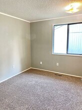 564 Jocelyn Dr in Loveland, CO - Building Photo - Building Photo