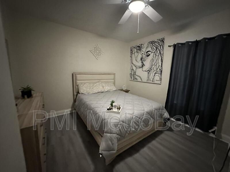 8210 N Klondyke St in Tampa, FL - Building Photo