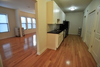 720 W Grace St, Unit 3S in Chicago, IL - Foto de edificio - Building Photo