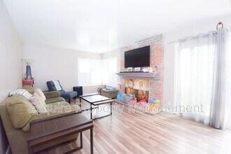 1887 Montgomery Ave in Ventura, CA - Building Photo - Building Photo