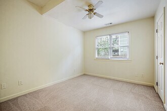 505 N Greensboro St in Carrboro, NC - Building Photo - Building Photo