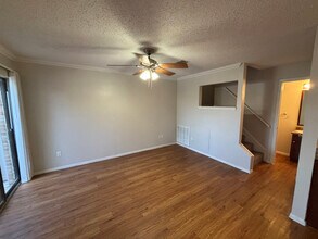 1606 N Interstate 35 in San Marcos, TX - Building Photo - Building Photo