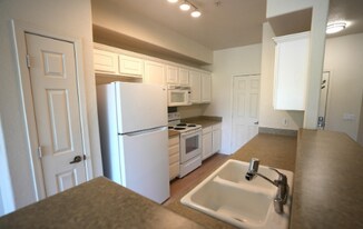 435 W Rio Salado Pkwy, Unit 210 in Tempe, AZ - Building Photo