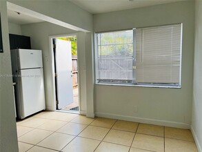 4705 NW 9th Dr in Plantation, FL - Building Photo - Building Photo