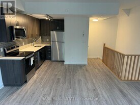 4045 Hickory Dr in Mississauga, ON - Building Photo