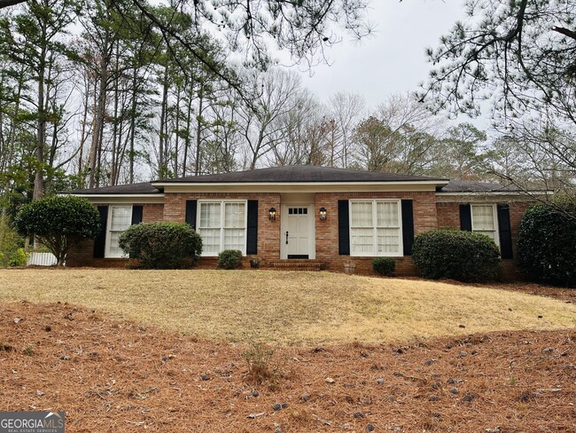 property at 402 Camelot Dr