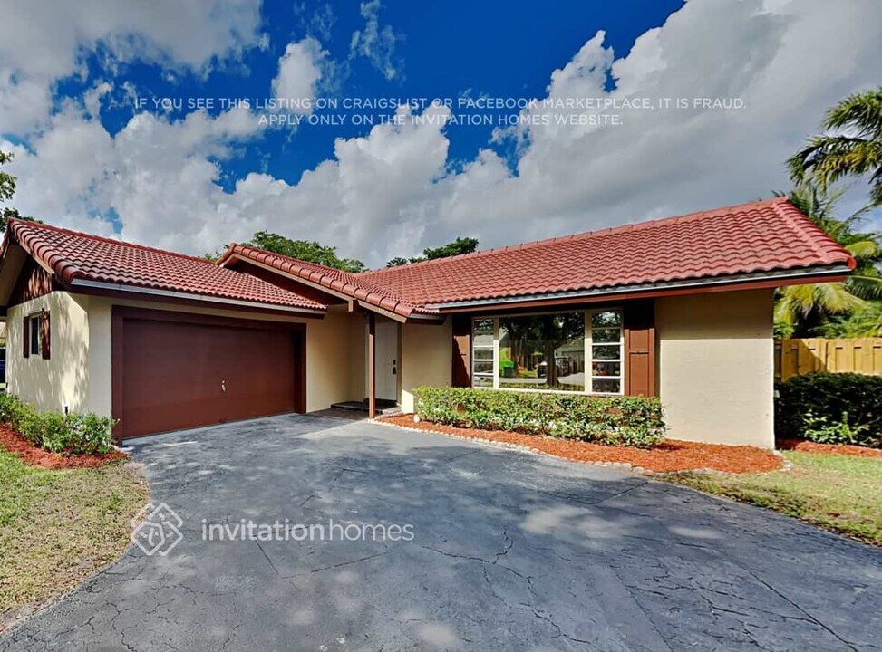 10257 NW 31st St in Coral Springs, FL - Building Photo