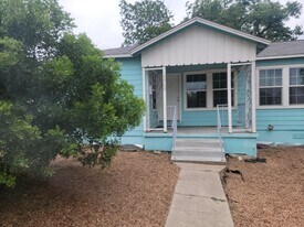 2625 Cincinnati Ave in San Antonio, TX - Building Photo