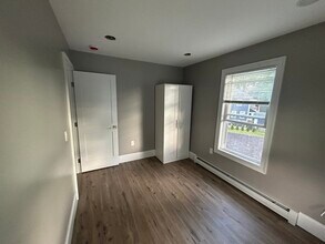 361 Marlboro St, Unit B in Keene, NH - Building Photo - Building Photo