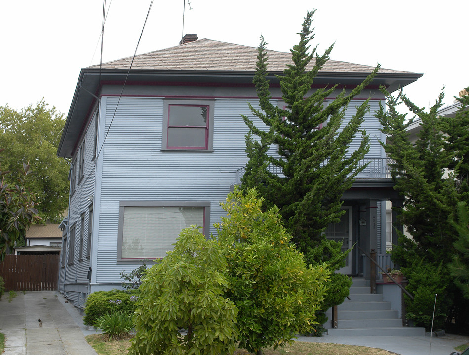 4035 Ardley Ave in Oakland, CA - Building Photo