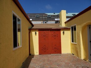 2937 Virginia Ave, Unit House in Santa Monica, CA - Foto de edificio - Building Photo