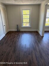 1042 Taylor Ave in Scranton, PA - Foto de edificio - Building Photo