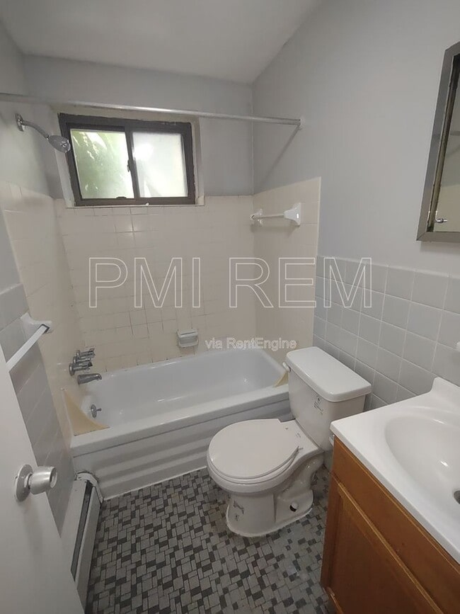 14437 Triskett Rd in Cleveland, OH - Building Photo - Building Photo