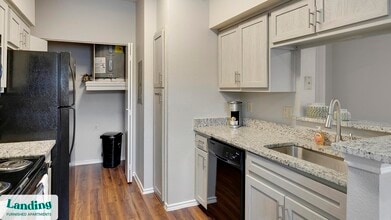 165 Forestbrook Dr in Lewisville, TX - Foto de edificio - Building Photo