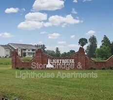1104 Lighthouse Dr in Jeffersonville, IN - Building Photo
