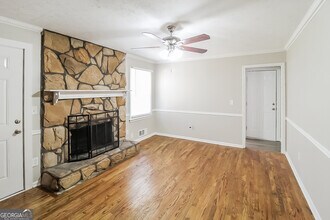 5672 Beechwood Dr SW in Stone Mountain, GA - Building Photo - Building Photo