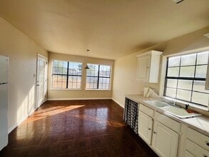 613 Galveston St in Laredo, TX - Building Photo - Building Photo