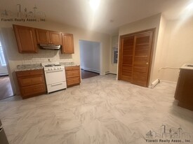 39 Charter St, Unit 3F in Boston, MA - Building Photo