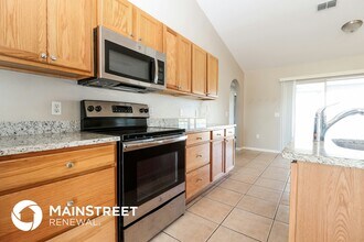 527 NE 6th Pl in Cape Coral, FL - Building Photo - Building Photo