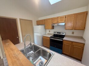 1242 Fenske Ln in Burlington, WA - Building Photo - Building Photo