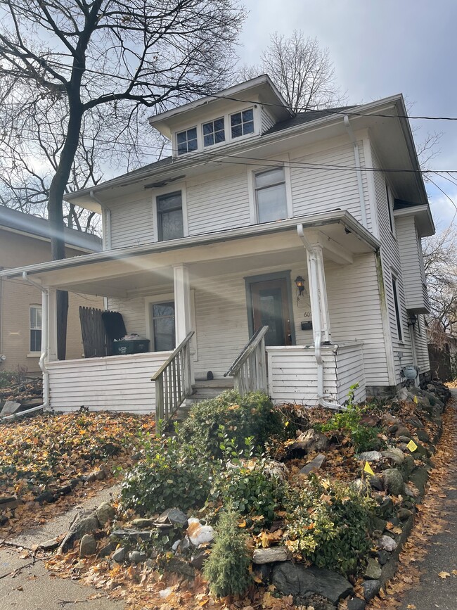 607 N Sycamore St in Lansing, MI - Building Photo - Building Photo