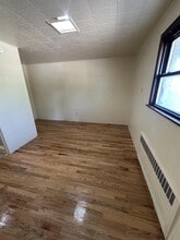 2223 N Water St Ext in Uhrichsville, OH - Building Photo - Building Photo