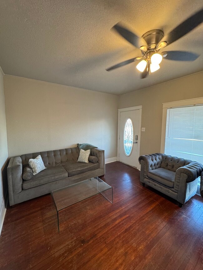 849 Grape St, Unit Main in Abilene, TX - Foto de edificio - Building Photo