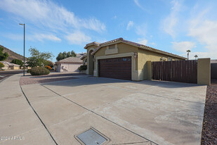 5239 W Tonopah Dr in Glendale, AZ - Foto de edificio - Building Photo