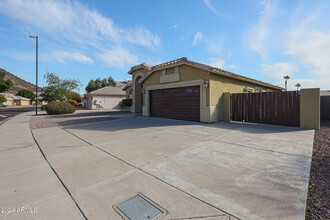 5239 W Tonopah Dr in Glendale, AZ - Building Photo - Building Photo