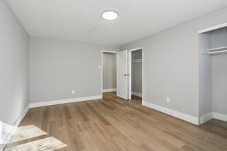 Oakland Terrace Apartments in Philadelphia, PA - Foto de edificio - Building Photo