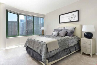 350 E Ohio St, Unit 34G in Chicago, IL - Building Photo - Building Photo