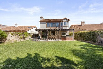 1811 Fox Springs Cir in Thousand Oaks, CA - Building Photo - Building Photo