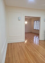 2336 E 68th St in Chicago, IL - Building Photo - Building Photo