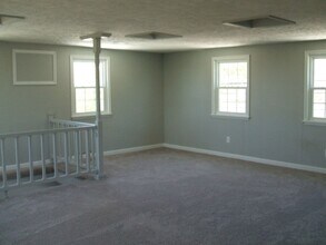 1176 Red Hill Rd in Parkersburg, WV - Building Photo - Building Photo