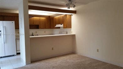 825 Center St 35C in Jupiter, FL - Building Photo - Building Photo