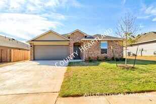 3425 Molly Dr in Yukon, OK - Building Photo