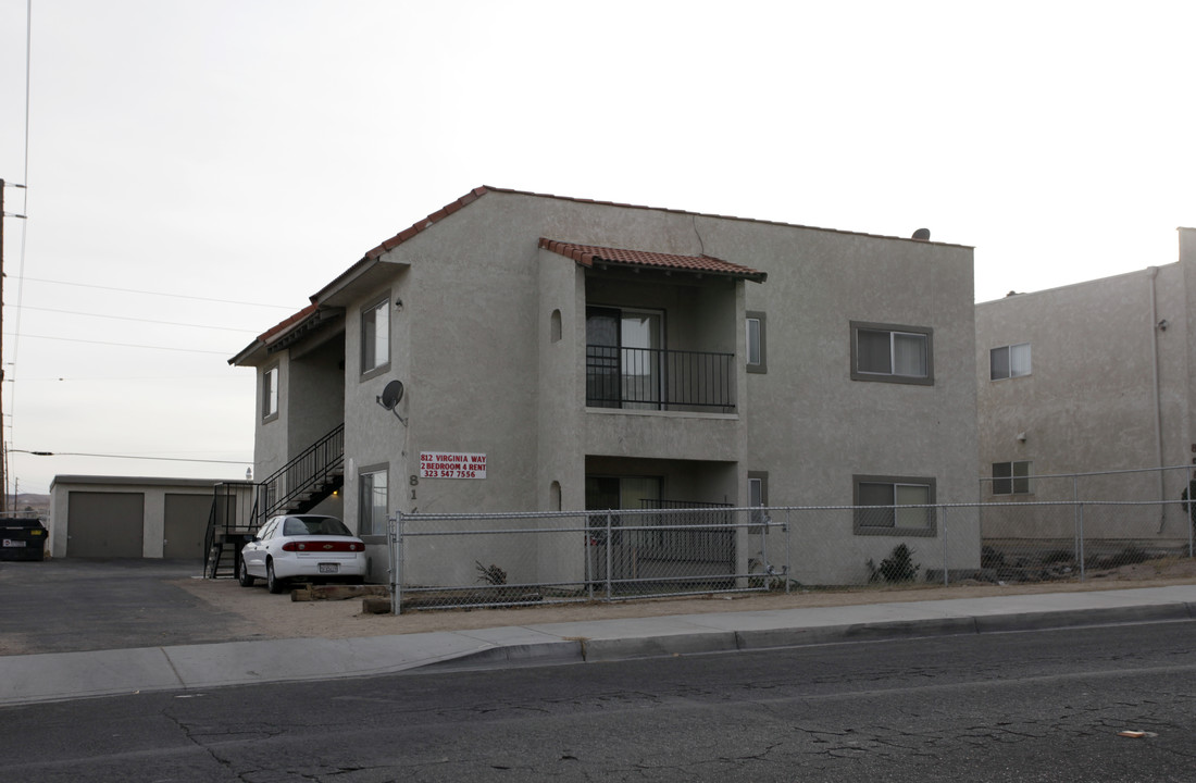 812 E Virginia Way in Barstow, CA - Building Photo