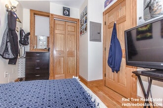 14 S Russell St, Unit 4 in Boston, MA - Foto de edificio - Building Photo