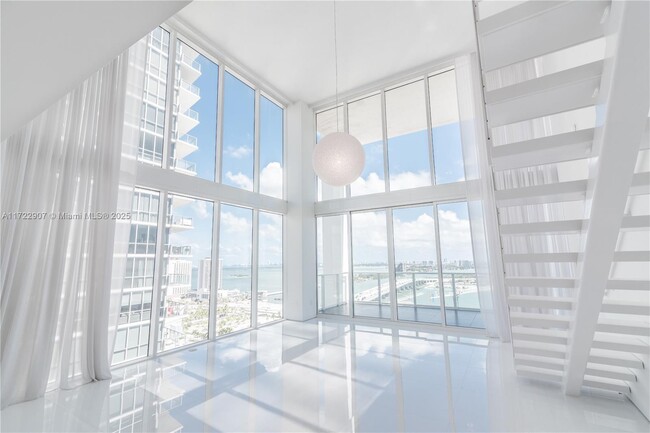 1040 Biscayne Blvd, Unit #2504 in Miami, FL - Building Photo - Building Photo